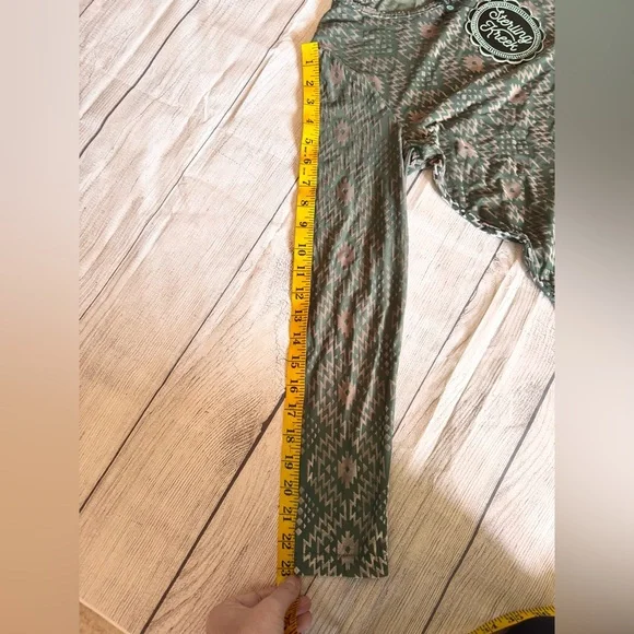 Long Sleeve Aztec-Print Crewneck Top - Sage & Silver Medium - Picture 7 of 8